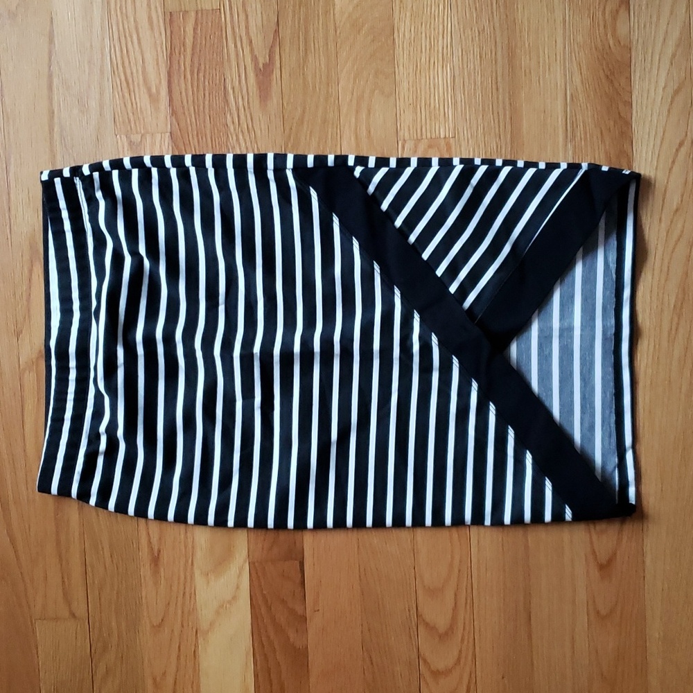 Black and white striped pencil skirt size M
